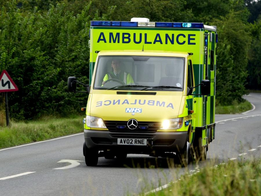  Mercedes-Benz Sprinter Ambulance 2000 года  (UK) (фото 3 из 4)
